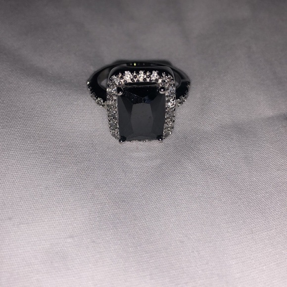 Premier Designs Ring - Picture 3 of 3